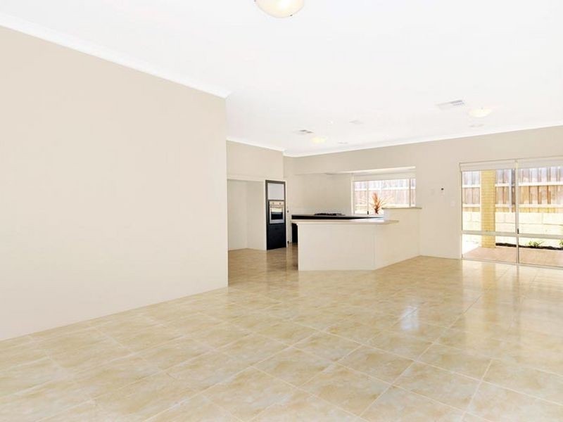 46 Buttercup Parkway, Halls Head WA 6210