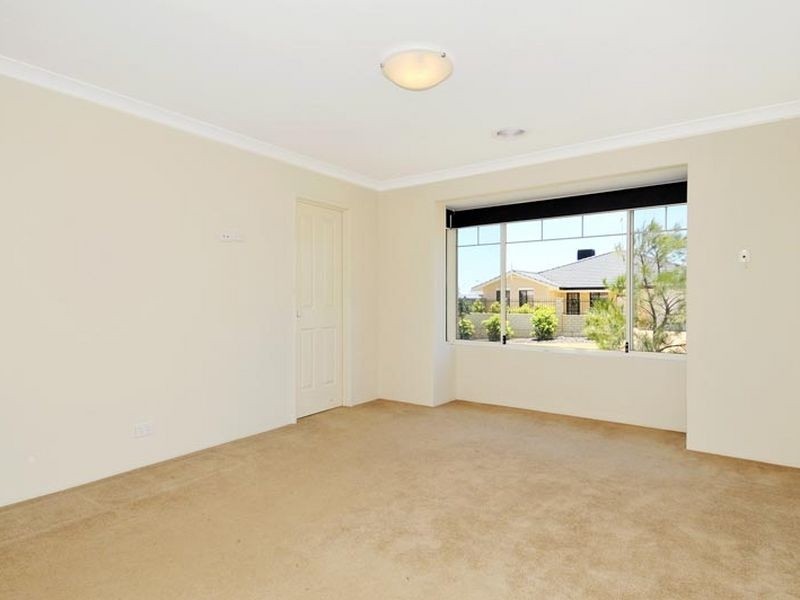 46 Buttercup Parkway, Halls Head WA 6210