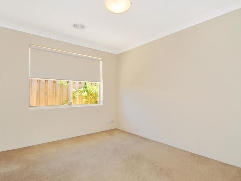 46 Buttercup Parkway, Halls Head WA 6210