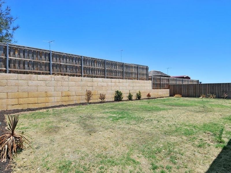 46 Buttercup Parkway, Halls Head WA 6210