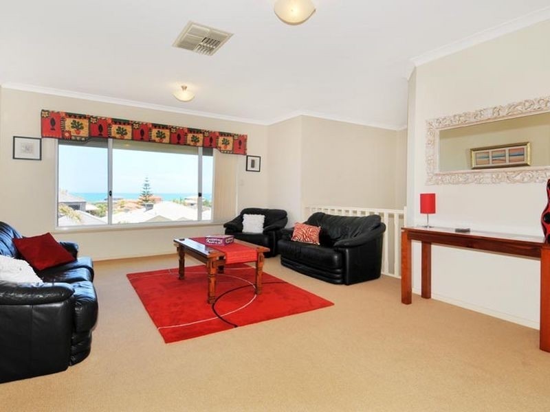 14 Hamilton Way, Silver Sands WA 6210