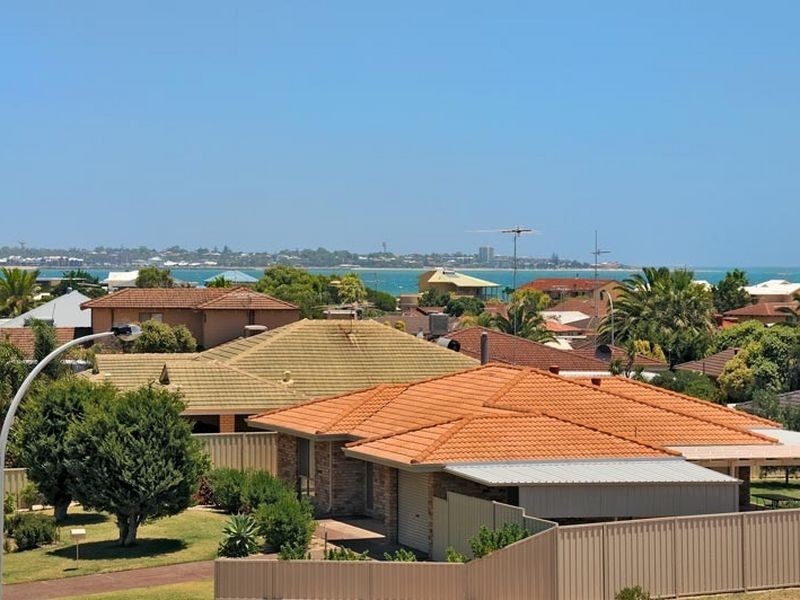 14 Hamilton Way, Silver Sands WA 6210