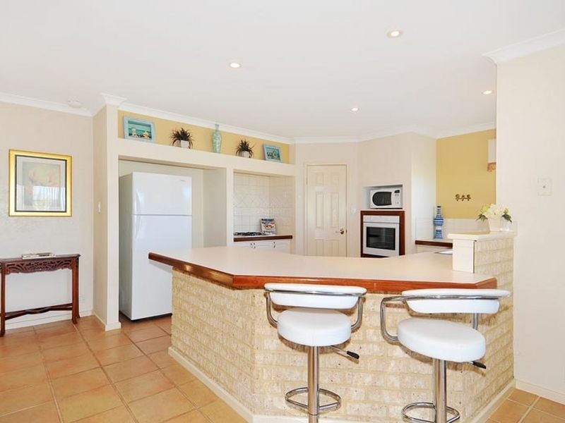 14 Hamilton Way, Silver Sands WA 6210