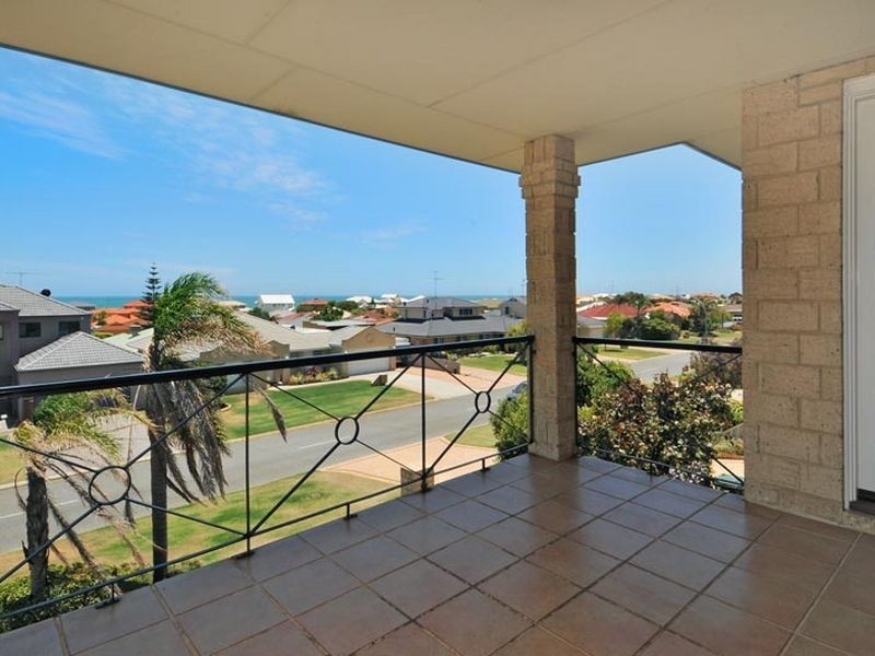 14 Hamilton Way, Silver Sands WA 6210