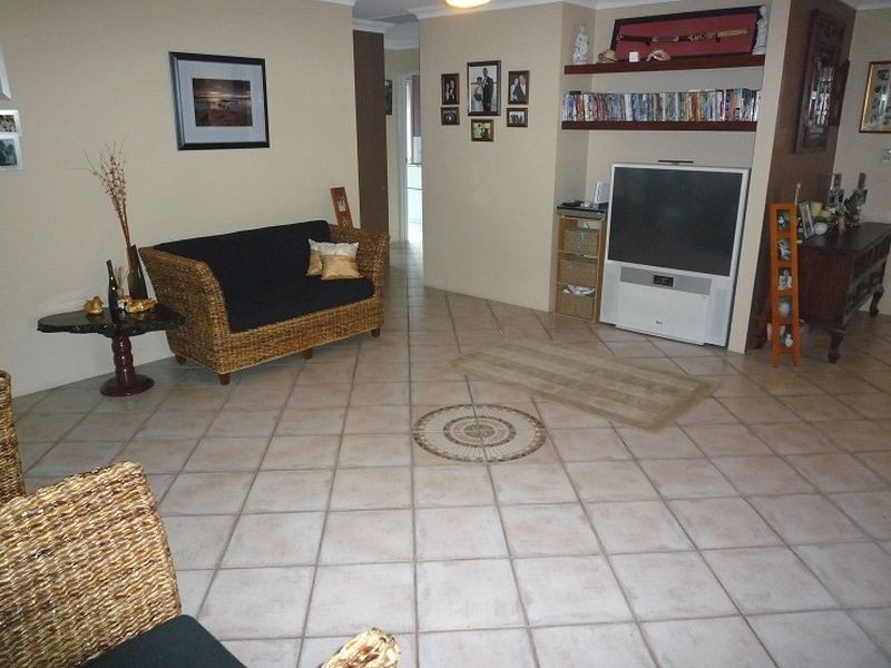 17 Arundel Drive, Halls Head WA 6210