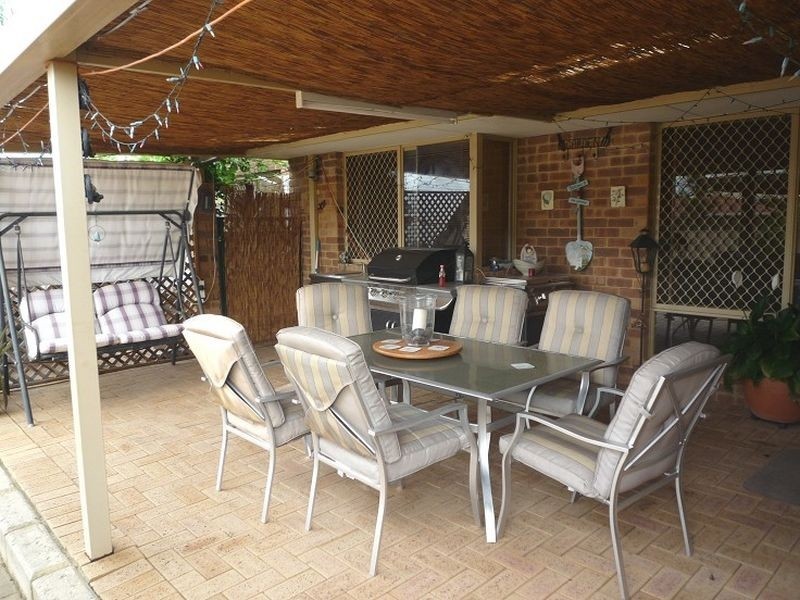 17 Arundel Drive, Halls Head WA 6210