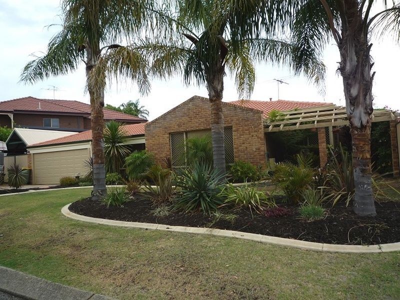 17 Arundel Drive, Halls Head WA 6210