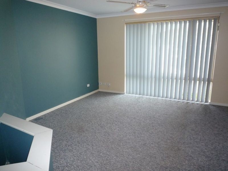 25 Floribunda Avenue, Halls Head WA 6210