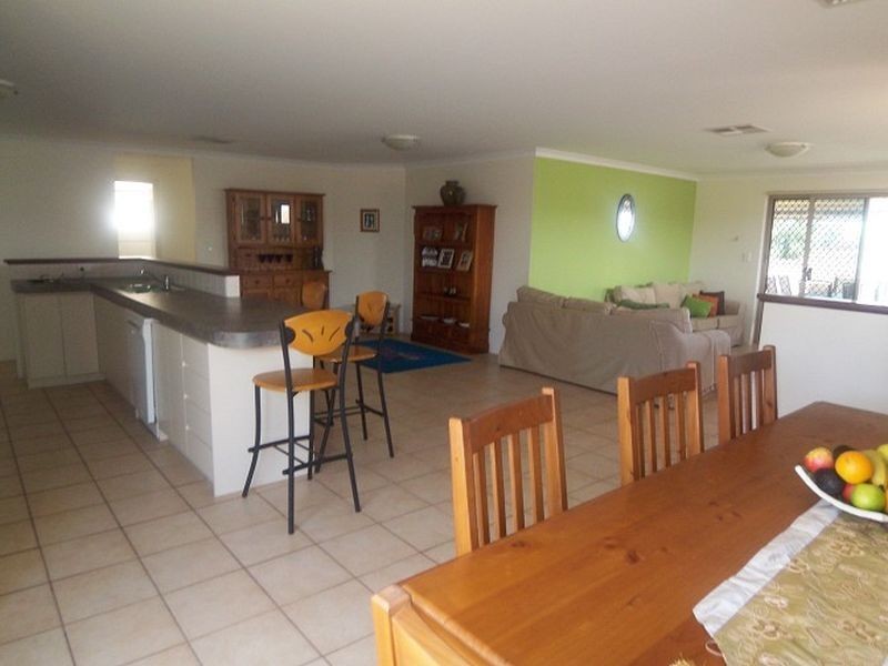 38 Mariners Cove Drive, Dudley Park WA 6210