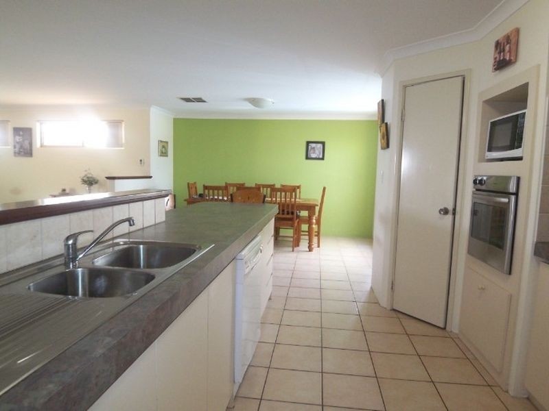 38 Mariners Cove Drive, Dudley Park WA 6210
