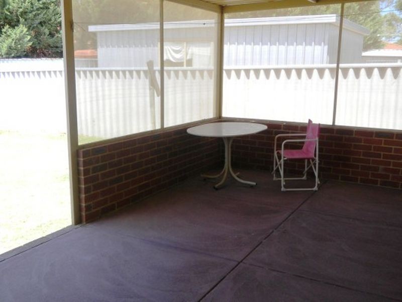 1/6 Falstaff Close, Greenfields WA 6210