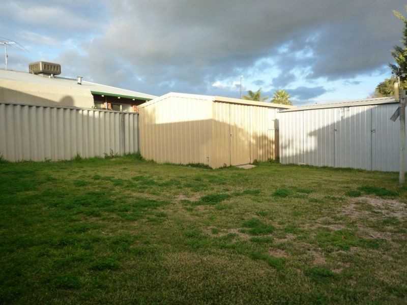 1/6 Falstaff Close, Greenfields WA 6210