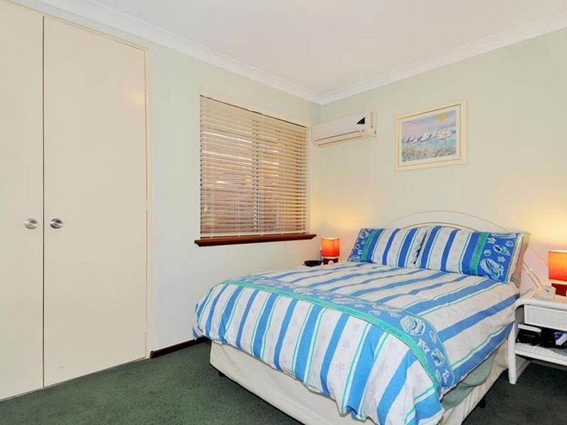28 Curlew Street, Dudley Park WA 6210
