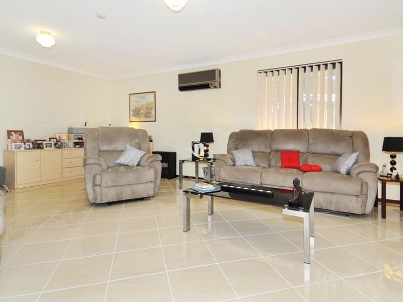 28 Curlew Street, Dudley Park WA 6210