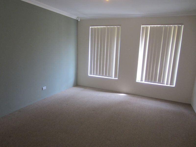 203 Peelwood Parade, Halls Head WA 6210