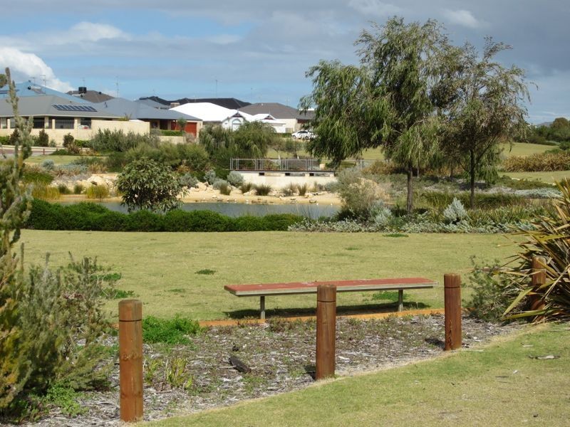 203 Peelwood Parade, Halls Head WA 6210