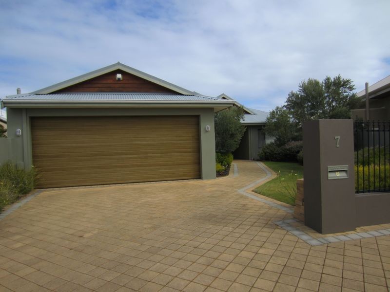 7 Ragamuffin Point, Halls Head WA 6210