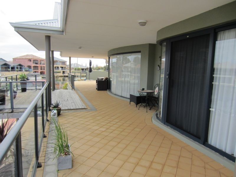 7 Ragamuffin Point, Halls Head WA 6210