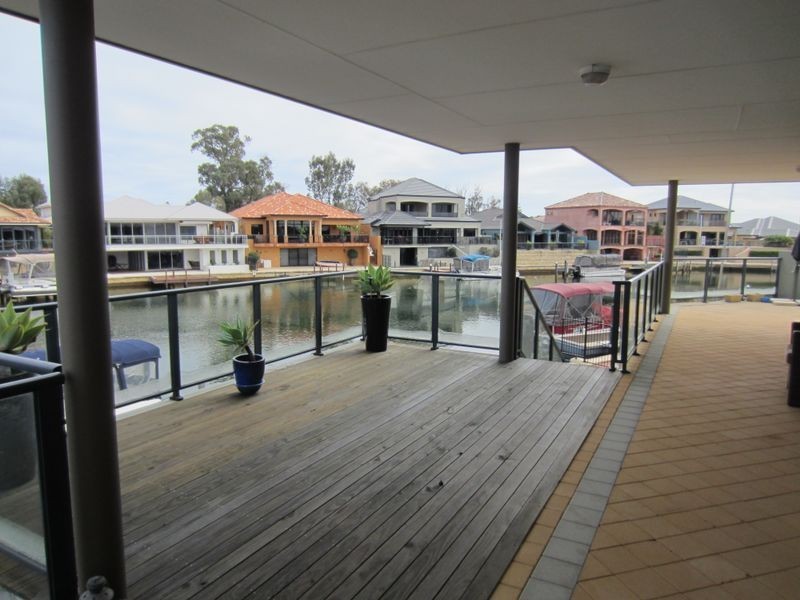 7 Ragamuffin Point, Halls Head WA 6210