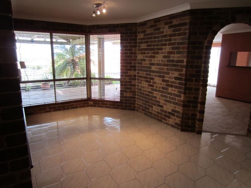 5 Osprey Close, Halls Head WA 6210