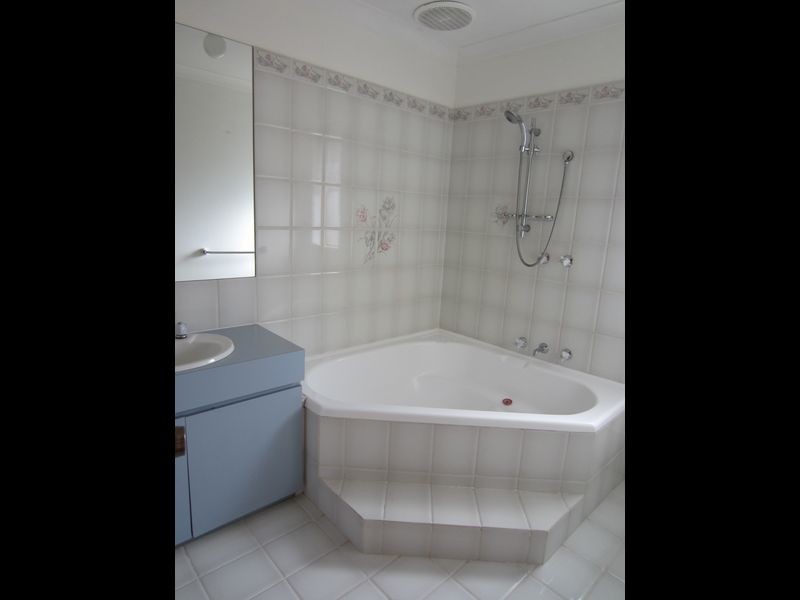 5 Osprey Close, Halls Head WA 6210