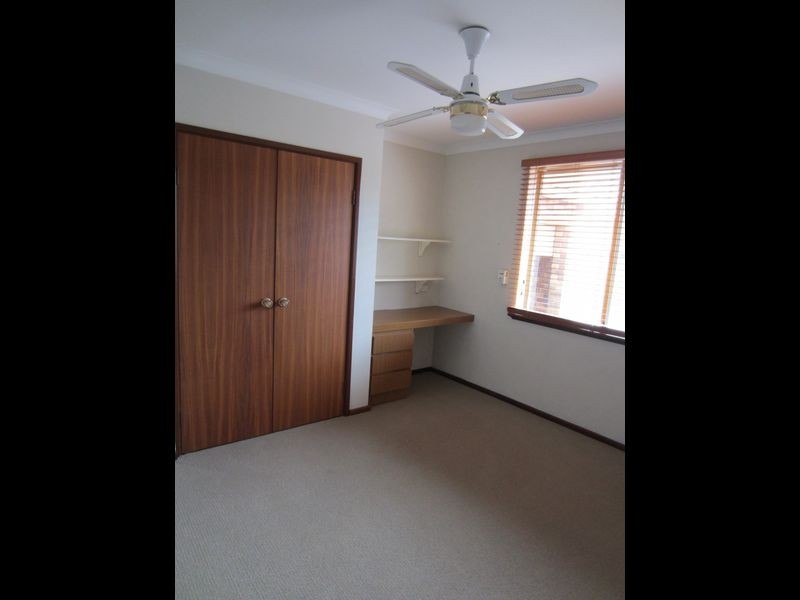 5 Osprey Close, Halls Head WA 6210
