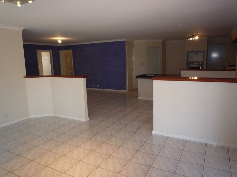 27 Grandmere Parade, Meadow Springs WA 6210