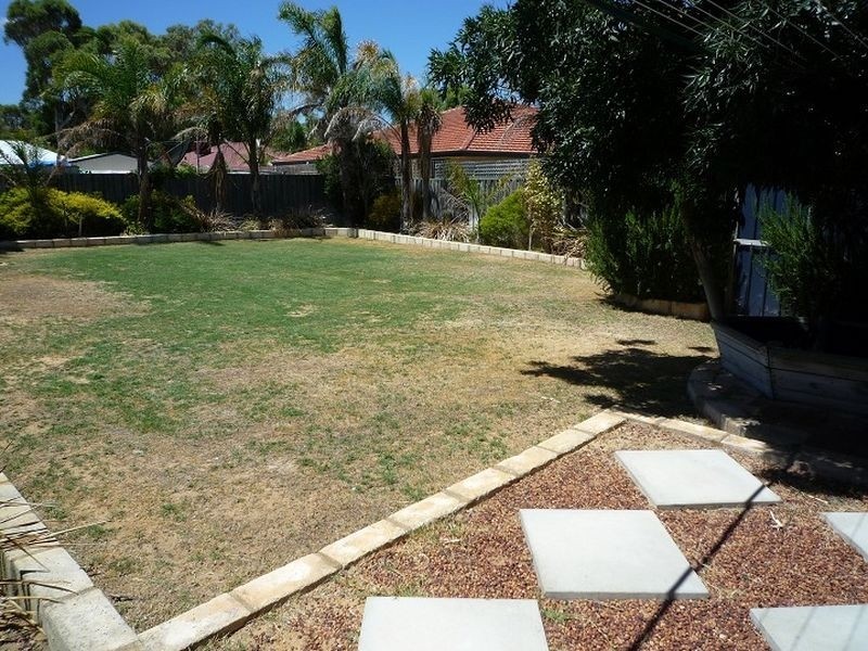 27 Grandmere Parade, Meadow Springs WA 6210