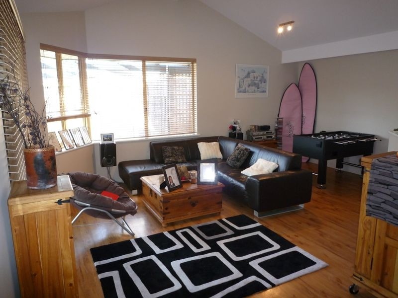 11 Carabeen Place, Halls Head WA 6210