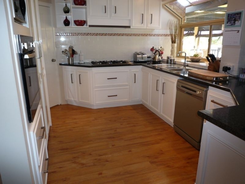 11 Carabeen Place, Halls Head WA 6210