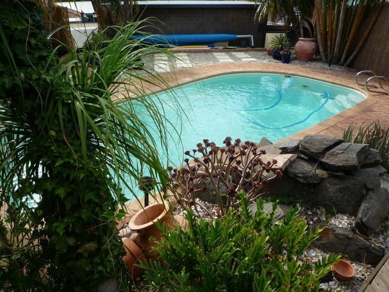 11 Carabeen Place, Halls Head WA 6210