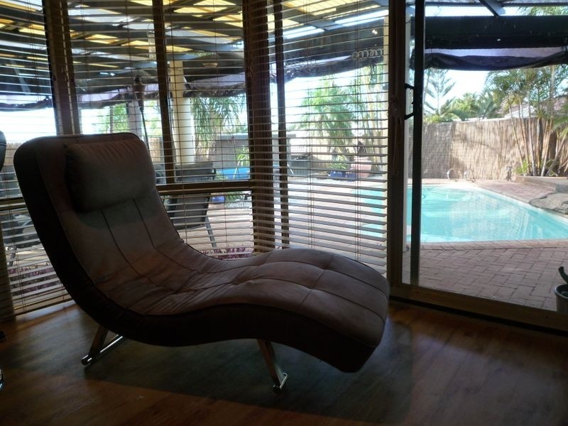 11 Carabeen Place, Halls Head WA 6210