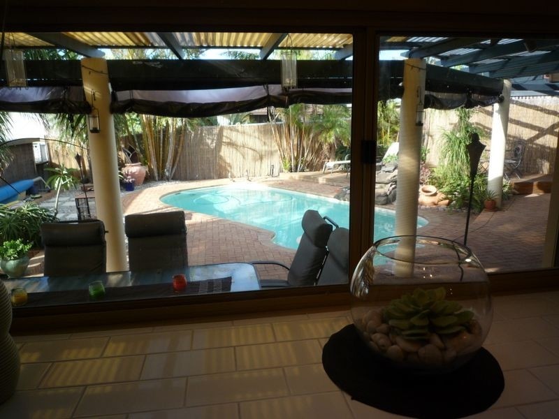 11 Carabeen Place, Halls Head WA 6210