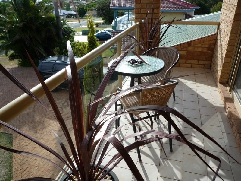 11 Carabeen Place, Halls Head WA 6210