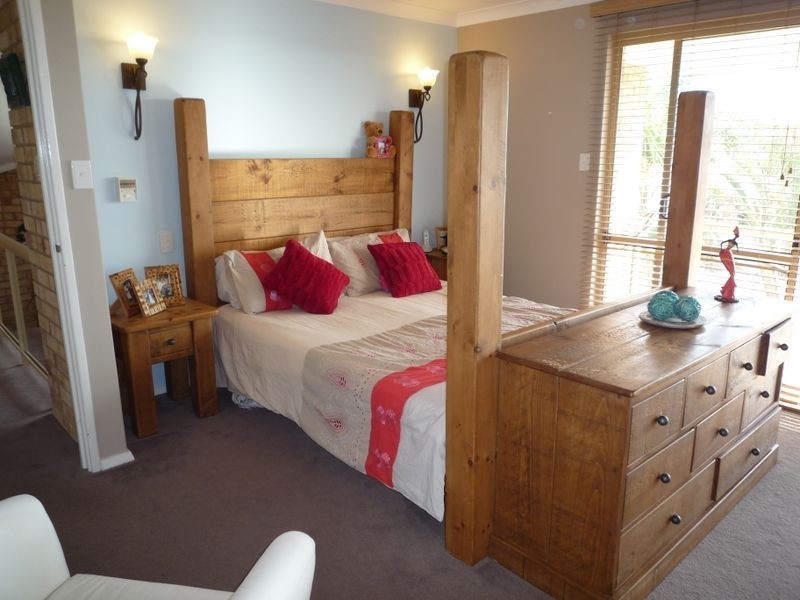 11 Carabeen Place, Halls Head WA 6210