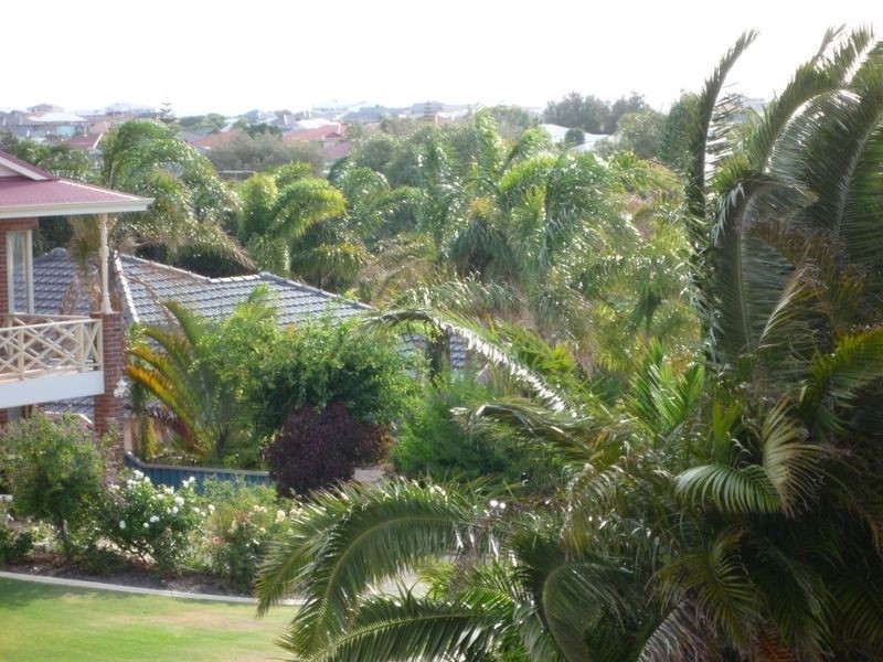 11 Carabeen Place, Halls Head WA 6210