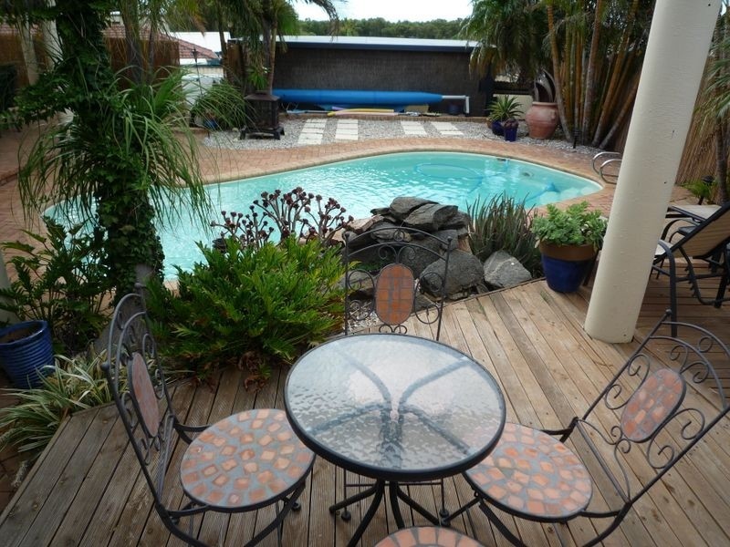 11 Carabeen Place, Halls Head WA 6210