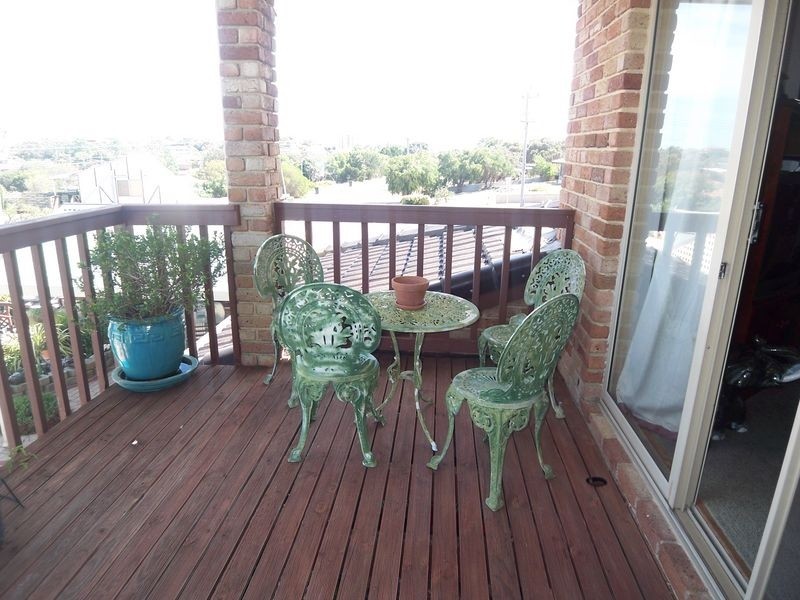 138 Mclarty Road, Halls Head WA 6210