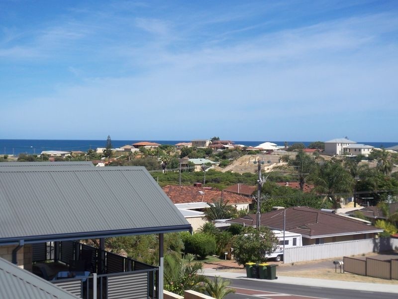 138 Mclarty Road, Halls Head WA 6210