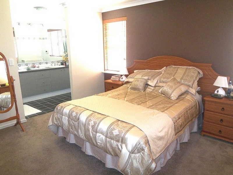 17 Grasshill Grange, Halls Head WA 6210