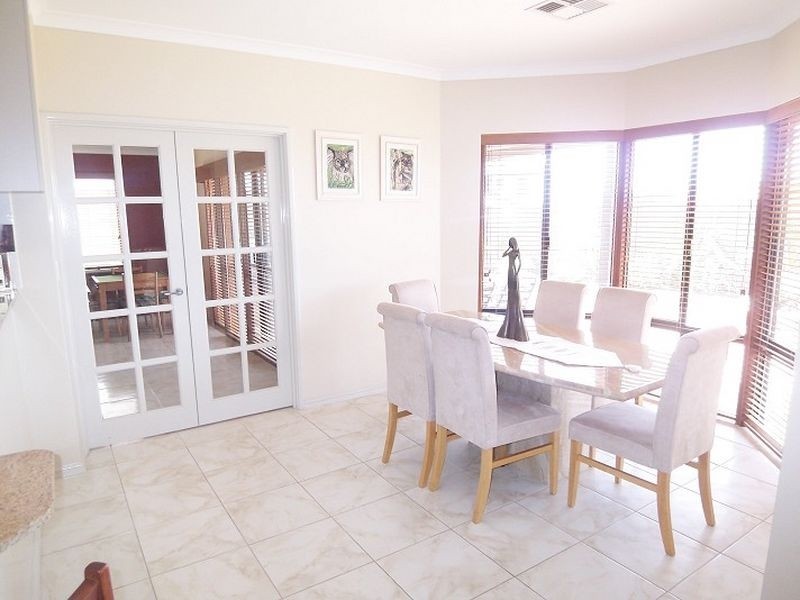 17 Grasshill Grange, Halls Head WA 6210