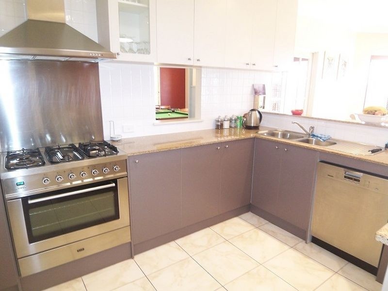 17 Grasshill Grange, Halls Head WA 6210