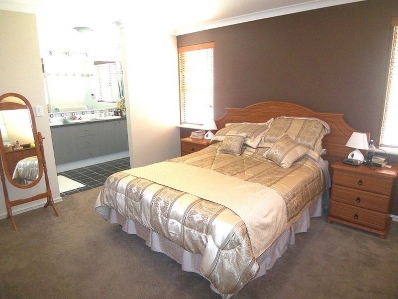 17 Grasshill Grange, Halls Head WA 6210