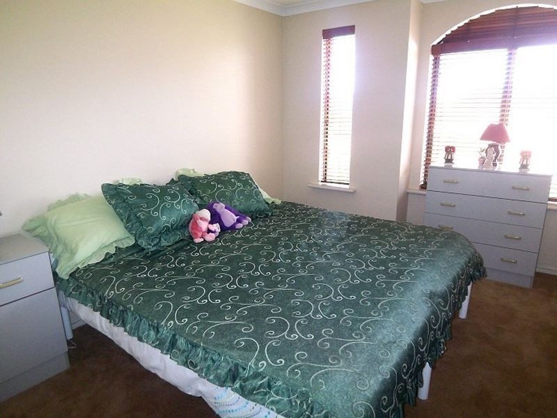 17 Grasshill Grange, Halls Head WA 6210