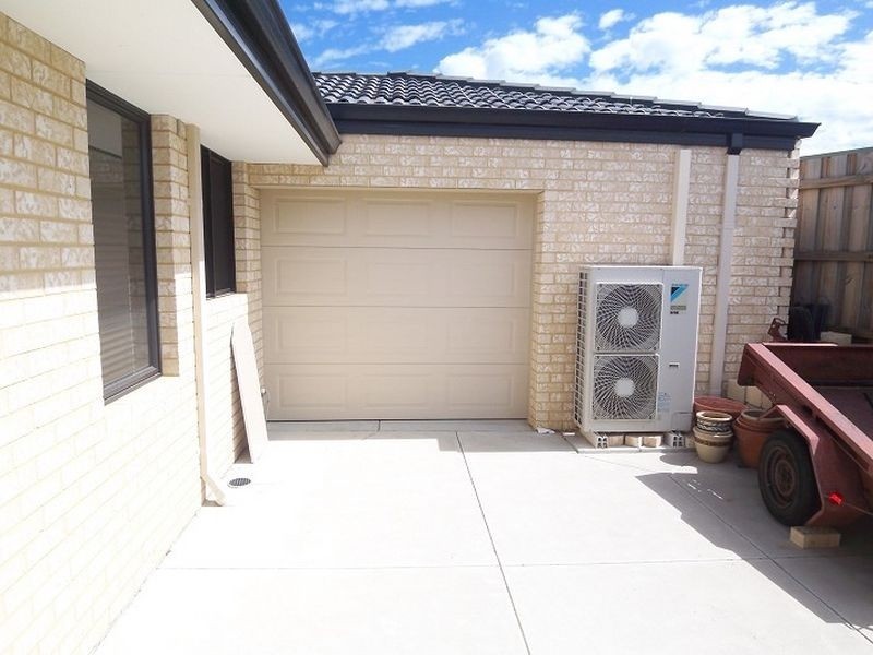 17 Grasshill Grange, Halls Head WA 6210