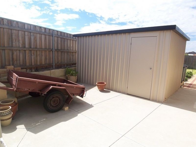 17 Grasshill Grange, Halls Head WA 6210
