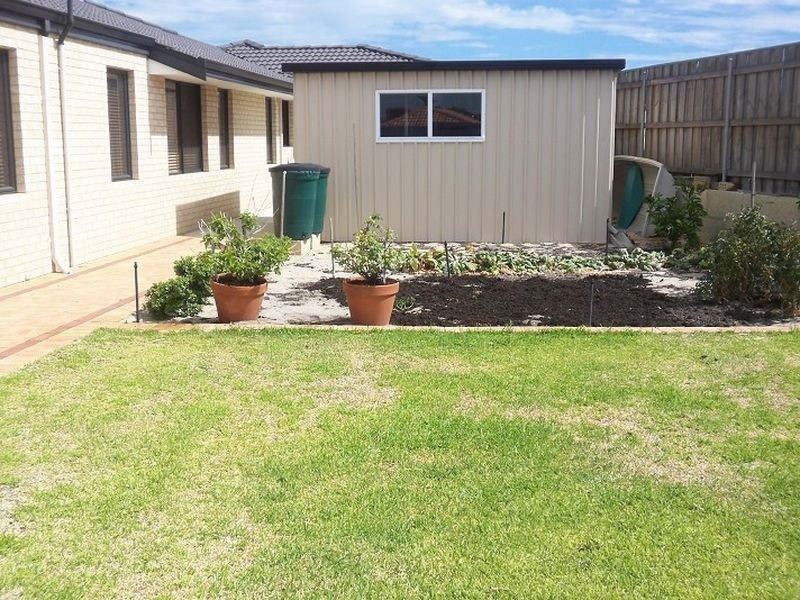 17 Grasshill Grange, Halls Head WA 6210