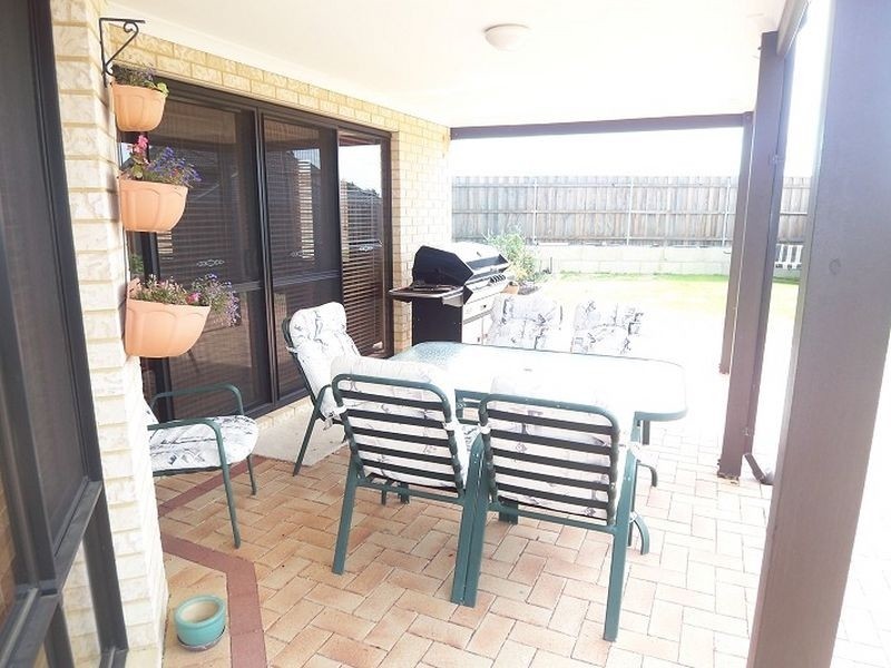 17 Grasshill Grange, Halls Head WA 6210