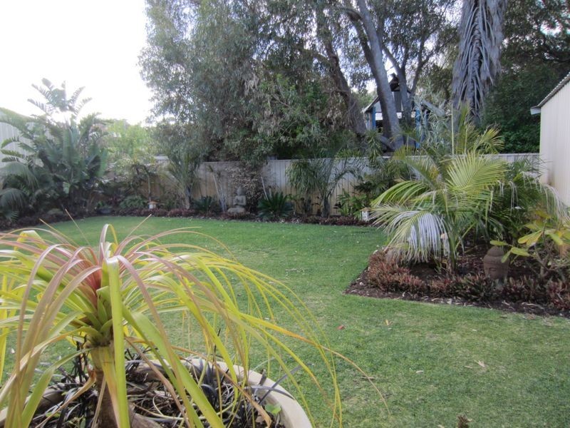 1 Nestor Way, Silver Sands WA 6210