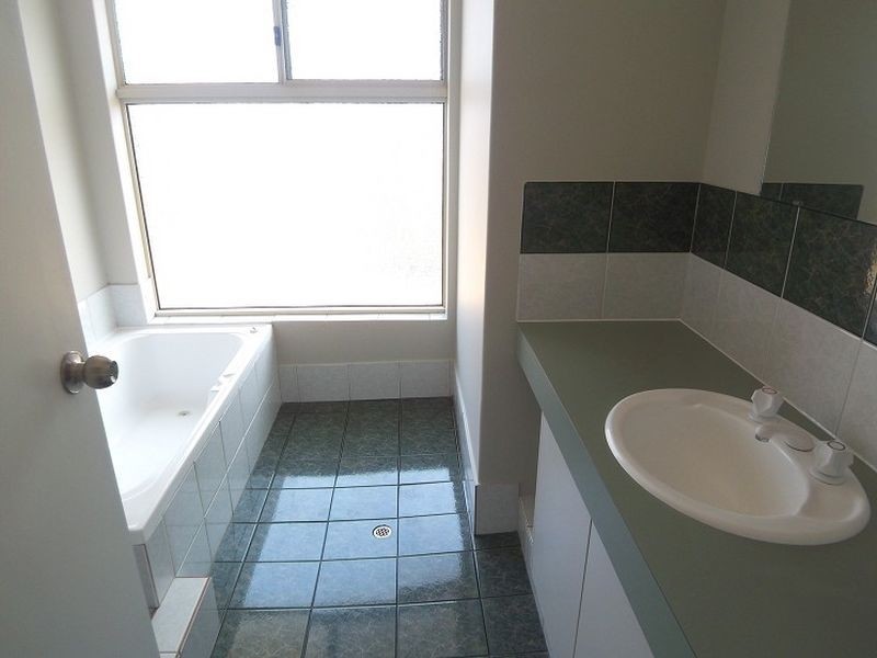 187 Oakmont Avenue, Meadow Springs WA 6210